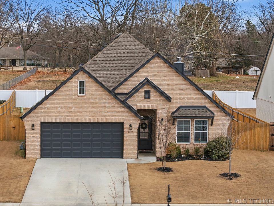 1st image of 1417 N 72nd St