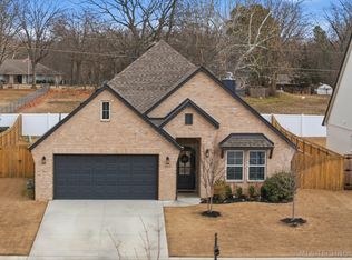 1417 N 72nd St, Broken Arrow, OK 74014