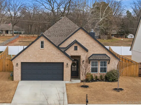 1417 N 72nd St, Broken Arrow, OK 74014