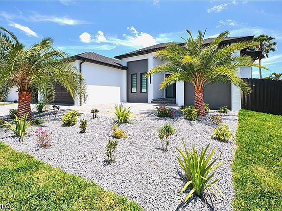 4th image of 2717 SW 22nd Ave