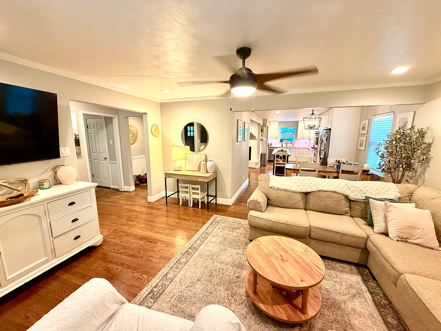 3 bed, 1687 sqft, $3,100 — Photo 3