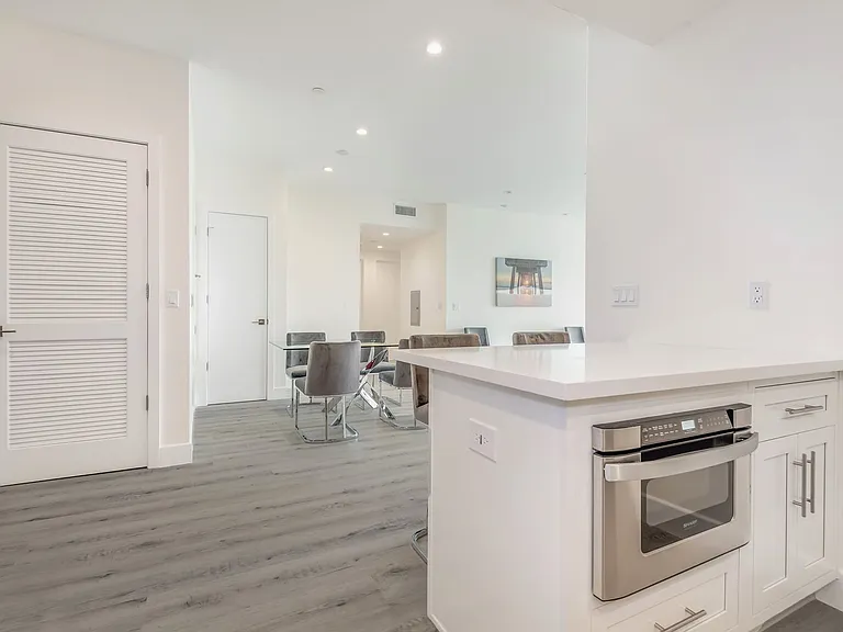 Regency Holt Apartments — Photo 30