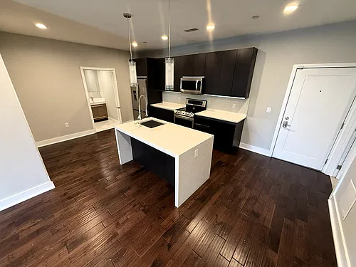 Floor plan 2 Bed 2 Bath - 308