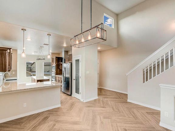 4th image of 556 W La Entrada Cir
