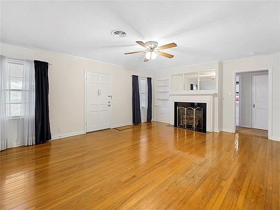 2nd image of 207 W School St