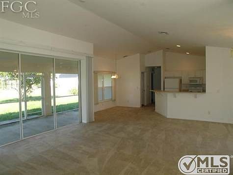Great Room w/Entertaining Kitchen!