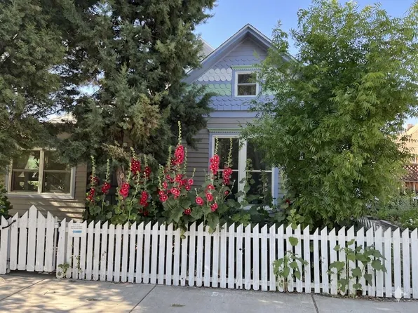 517 Coal Ave SE, Albuquerque, NM 87102
