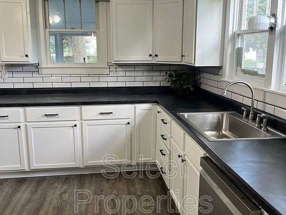 5th image of 311 N Pine Ave