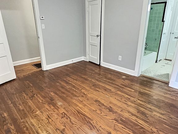 3rd image of 1621 Glenview Ave #D