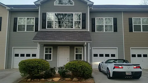 420 Pointe Cir Photo 1