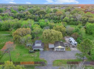 300 W Mustang Dr, Alvin, TX 77511