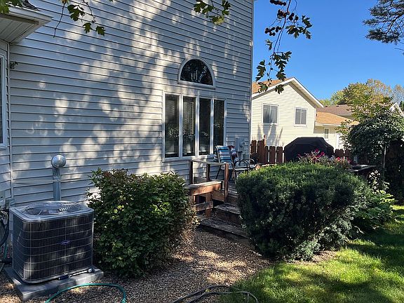3rd image of 1973 Greenwood Dr NE