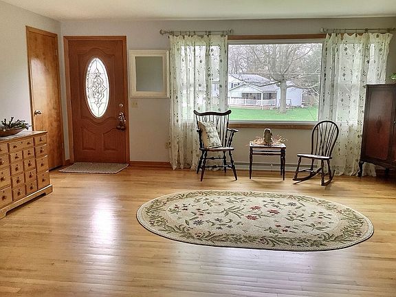 5th image of 4690 Louise Dr NW