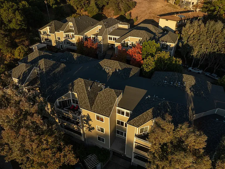 Deer Park Apartments - 95-99 Professional Center Pkwy — Photo 2