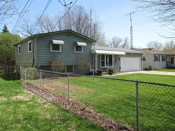 2nd image of 2357 Maplelawn Dr
