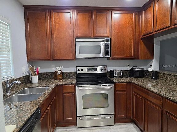 2nd image of 37613 Aaralyn Rd
