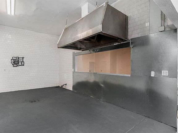 8129-San-Pedro-St-11