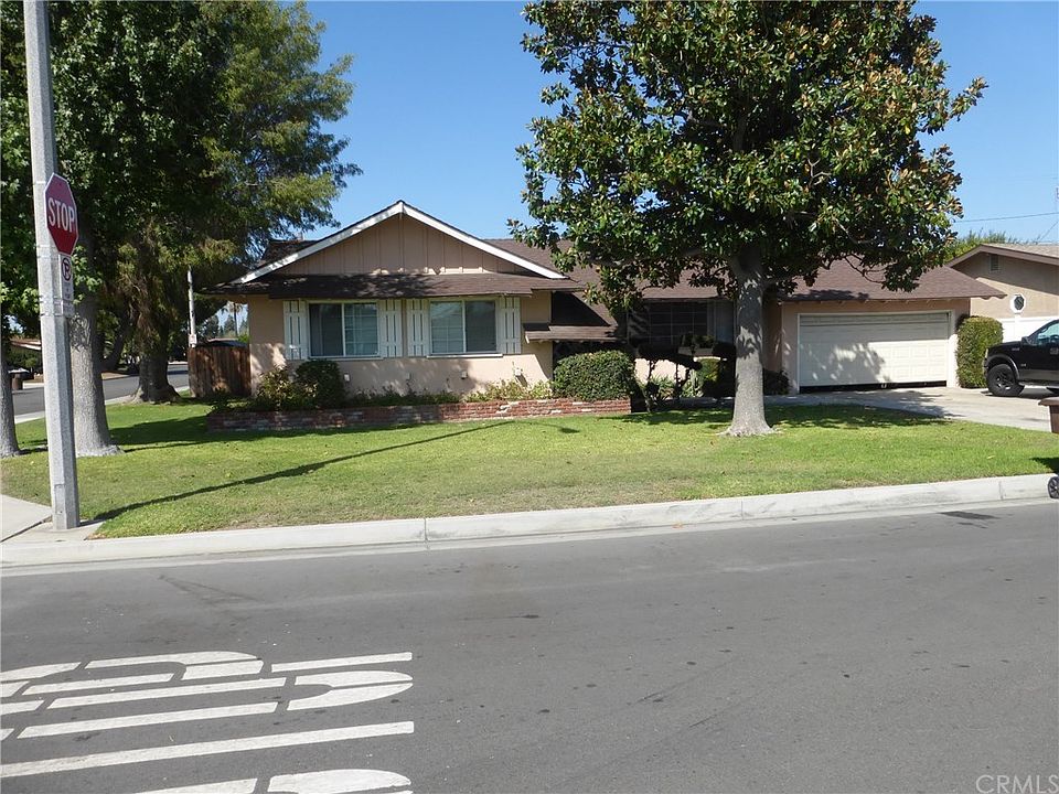 1st image of 2913 W Elmlawn Dr