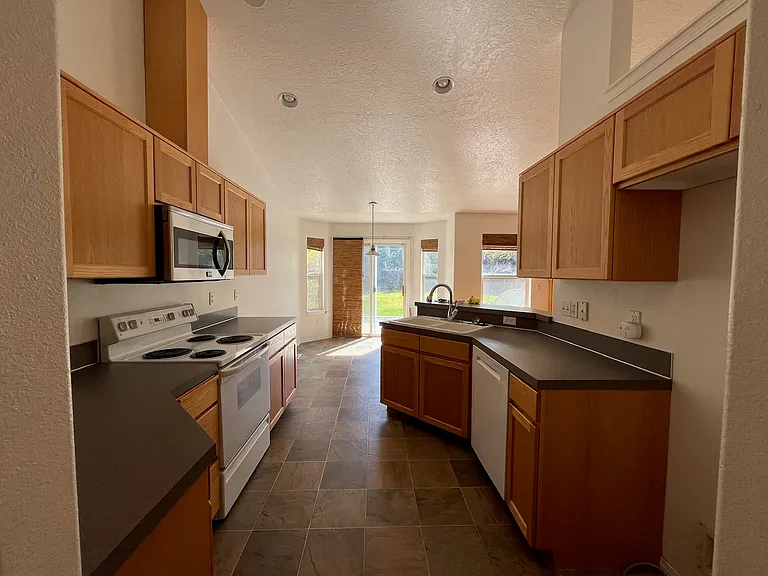 11917 W Lewisburg Ct — Photo 12
