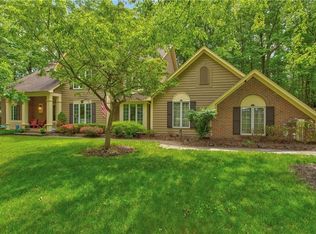 15 Brigden Ln, Pittsford, NY 14534