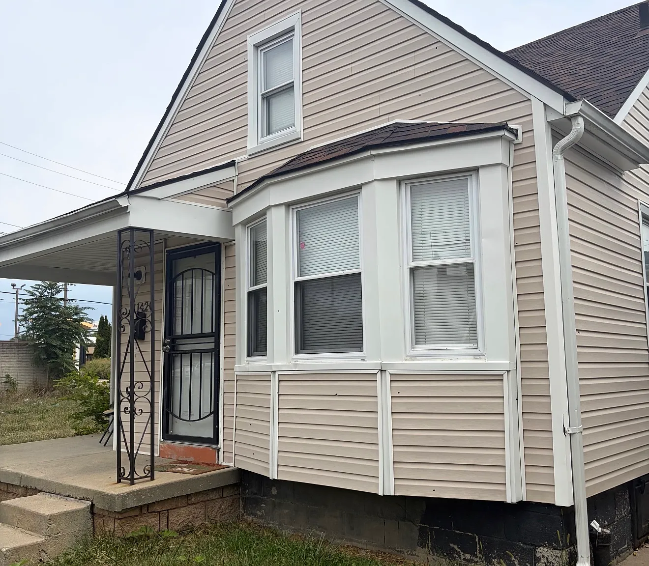 3 bed, 1691 sqft, $1,400 — Photo 1
