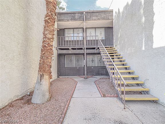 3rd image of 1370 Vegas Valley Dr APT 44