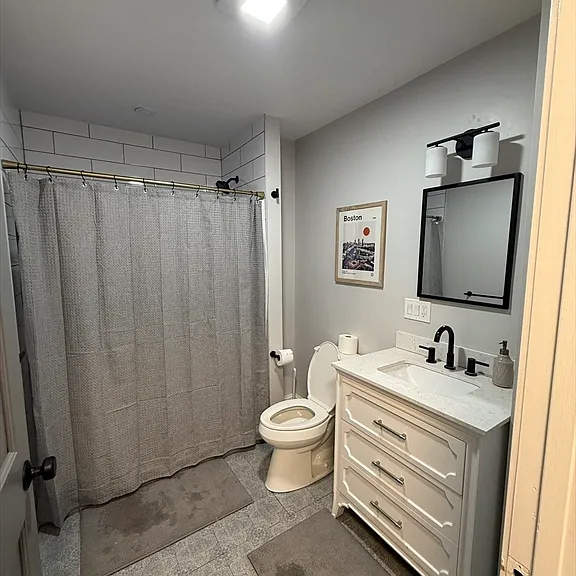 726 E 2nd St #2A — Photo 9