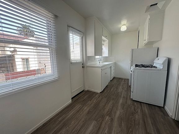 3rd image of 4835 Santa Cruz Ave #0