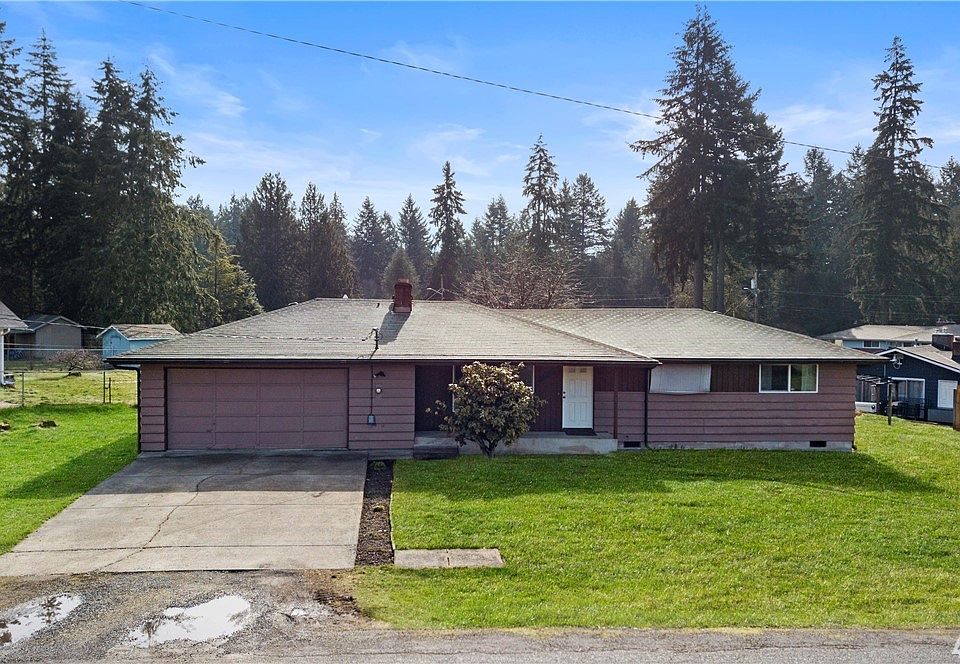 Front of house that shows plenty of space for guest & RV Parking. 