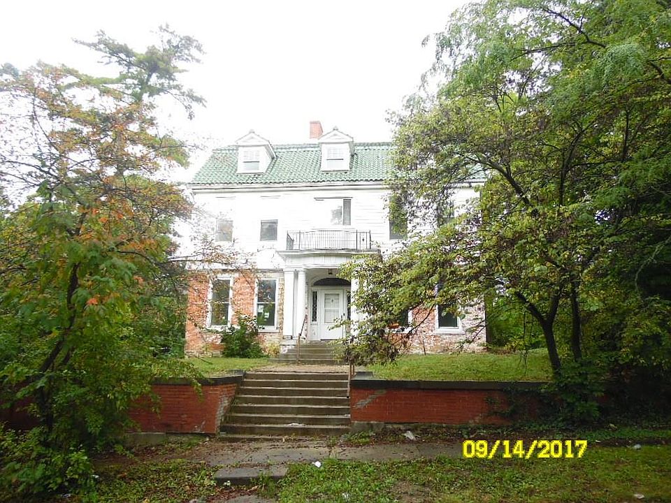 1st image of 223 N Walnut Ave