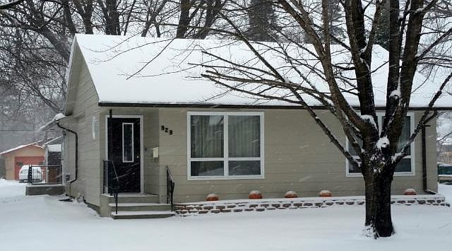 1st image of 923 11th Ave NE