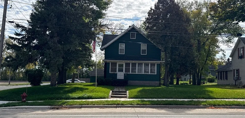 340 Parker Ave E
