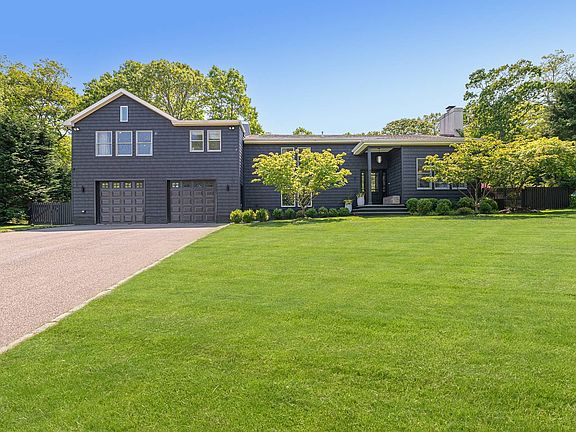 2nd image of 5 Wildwood Dr