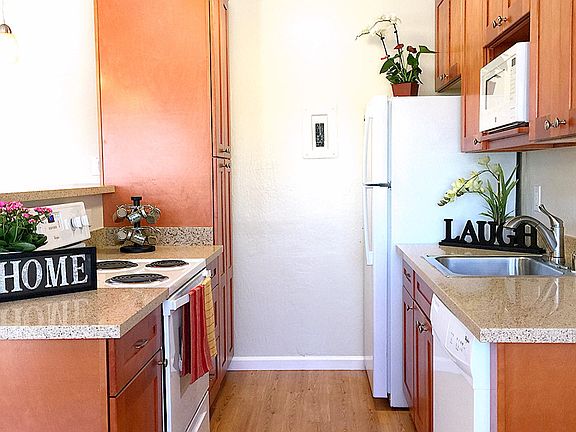 2nd image of 2656 Newhall St #23