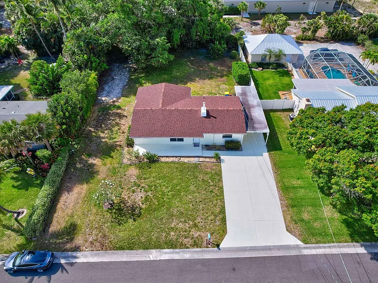 8968 SE Pine Cone Ln — Photo 33