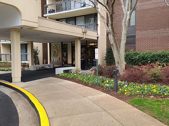 3rd image of 7401 Westlake Ter APT 1213