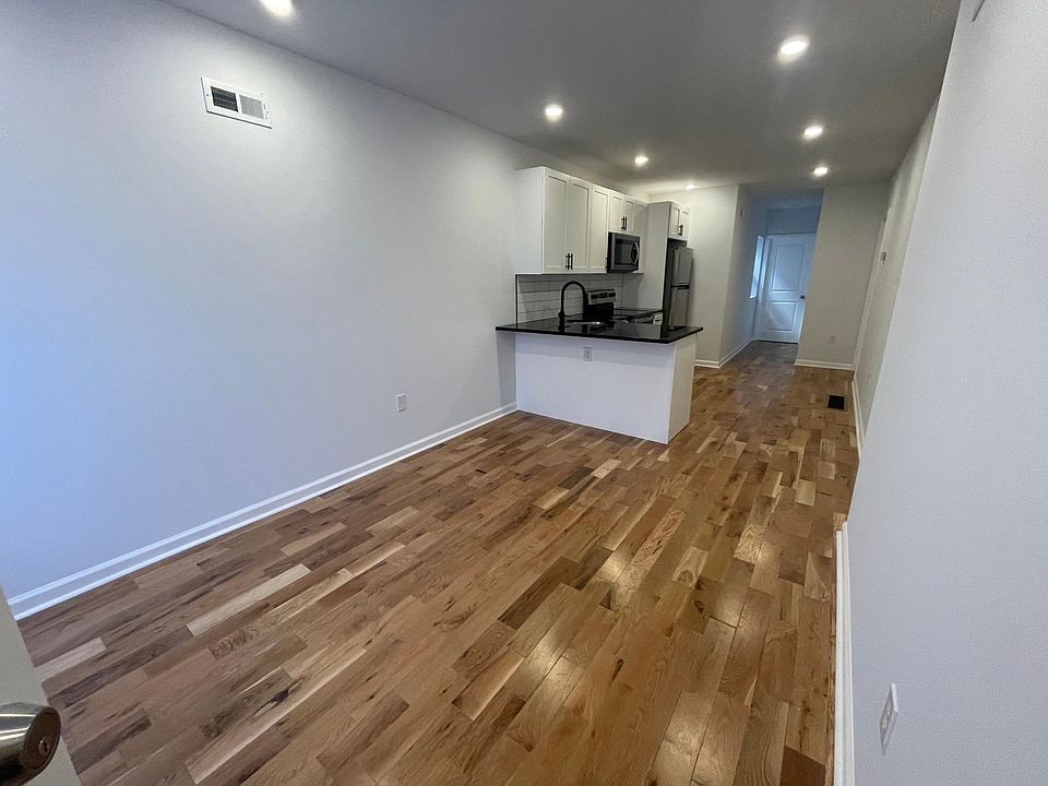 2nd image of 2619 N Warnock St Floor 1