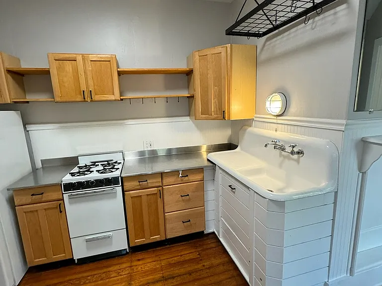 623 Cherry St SE — Photo 4