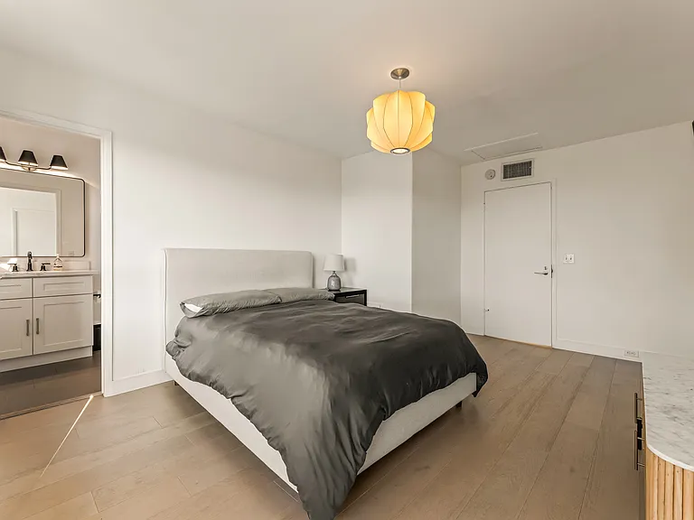 1824 Webster Ave — Photo 33