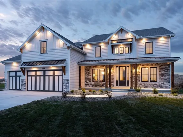 10755 N Hickory Ct, Kansas City, MO 64155