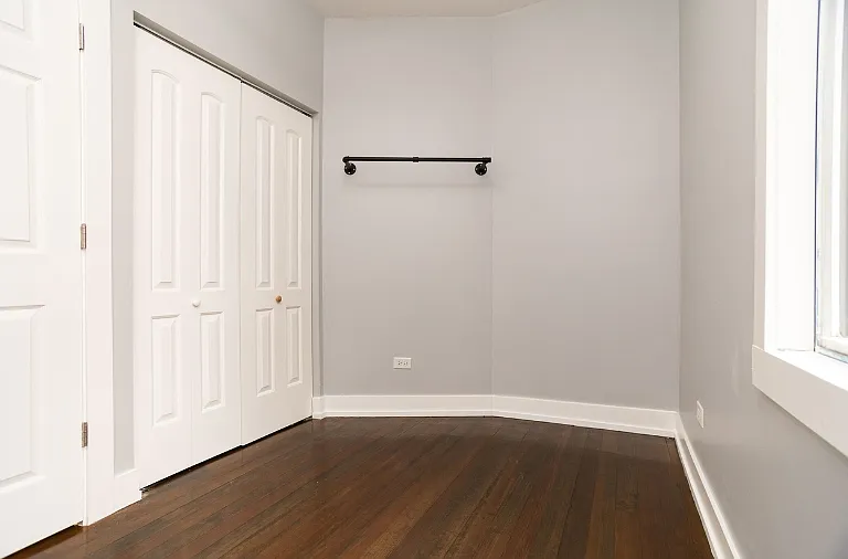 2657 N Ridgeway Ave — Photo 5