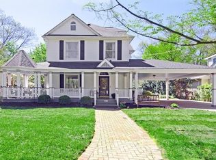 110 W Jackson Rd, Saint Louis, MO 63119