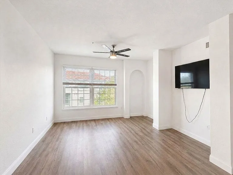 23540 Walden Center Dr #303 — Photo 5
