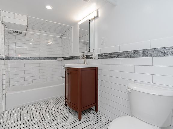 3rd image of 28-32 47th St #1