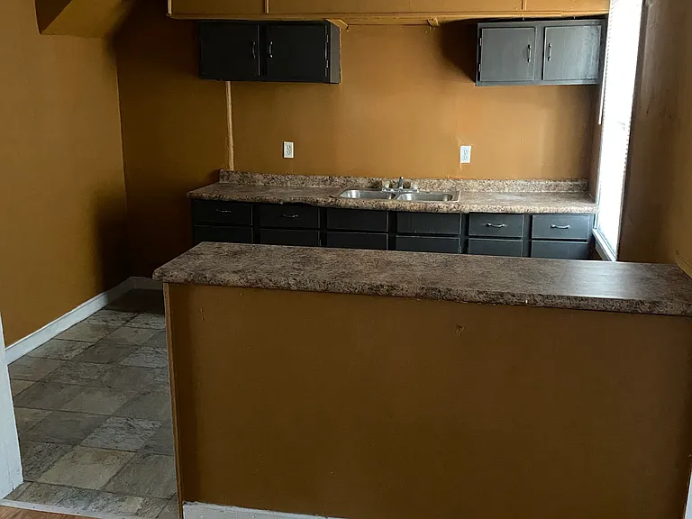 2303 N Louis St — Photo 14