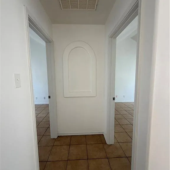 2508 Cervantes Ave — Photo 13