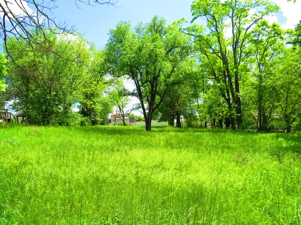 403 E Hamilton Avenue, Ava, MO 65608