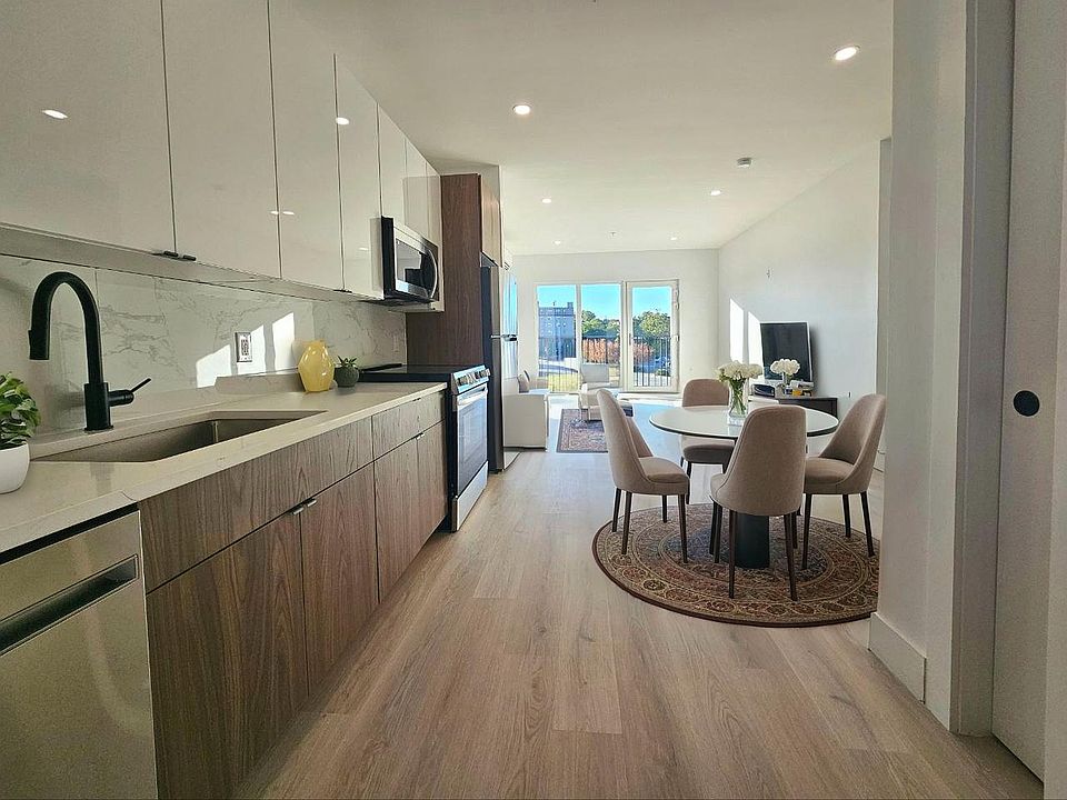 1st image of 14 Livingston St #B0