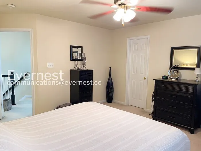 8353 Middle Ruddings Dr — Photo 25