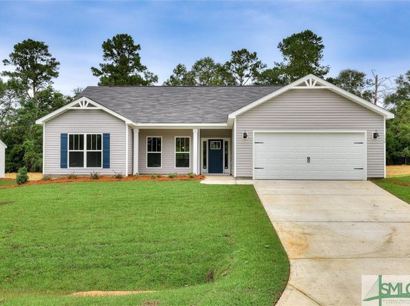 130 Foxridge Ct, Metter, GA 30439